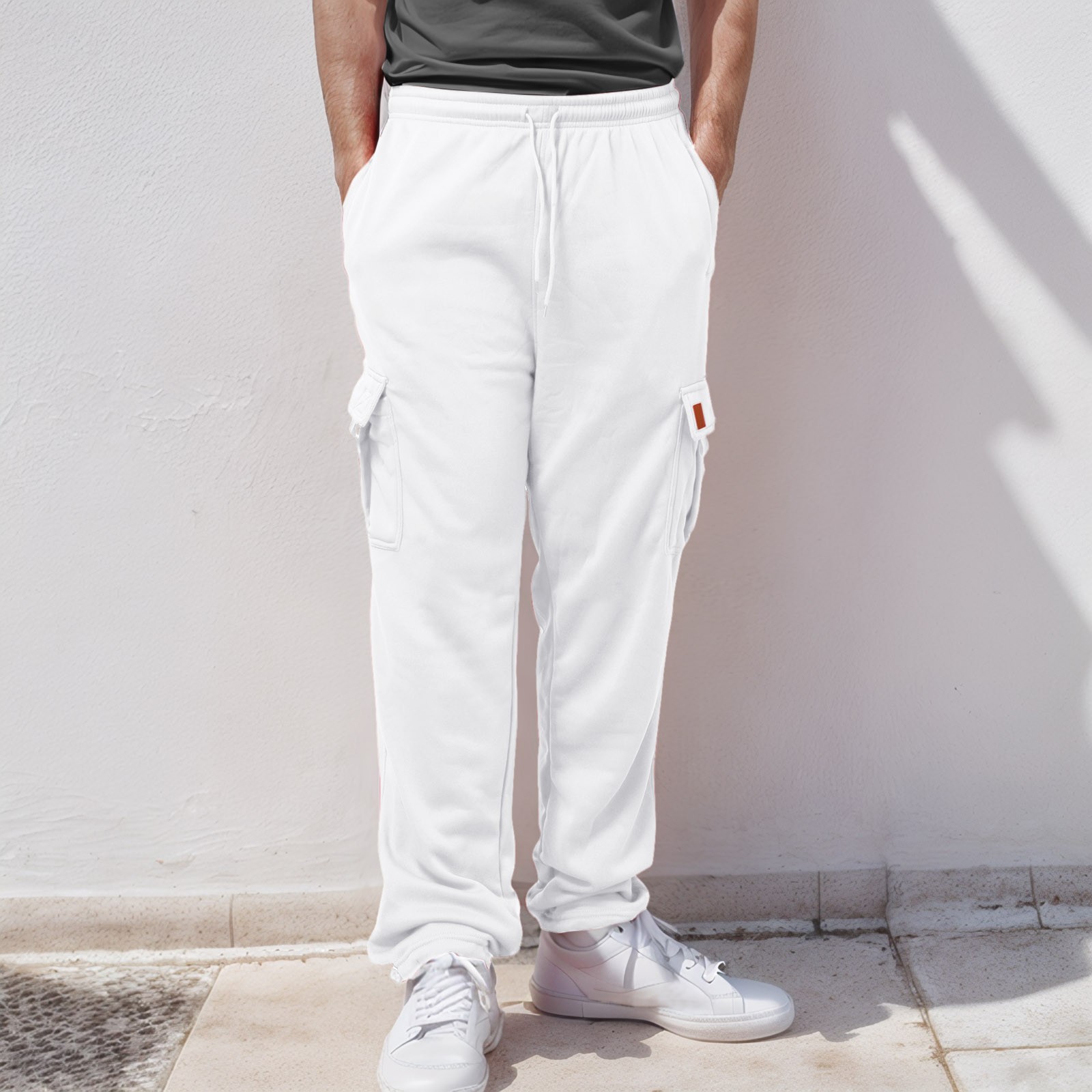 thumbnail image 2 of Pantalones de running para hombre: cintura con cordón, corte holgado, transpirables. Pantalones de poliéster con bolsillos laterales., 2 of 8